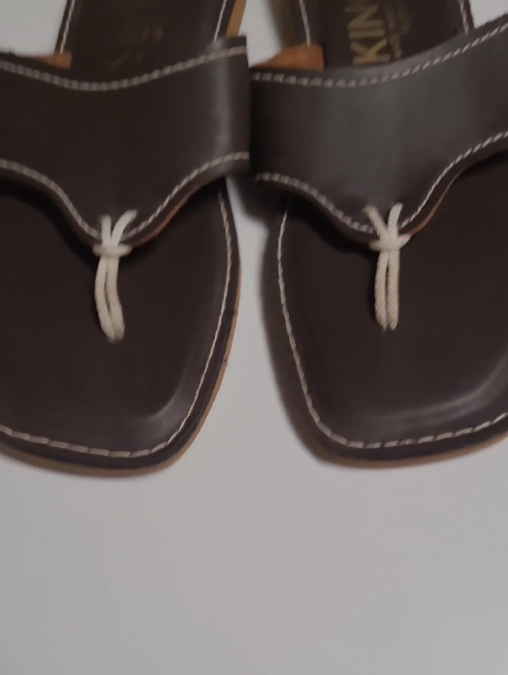 KINO Brown Leather Slide Sandals with Contrast Stitching